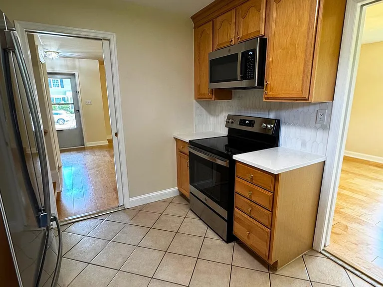 3300 N Harrison St — Photo 10