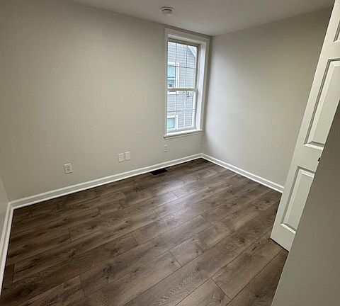 5th image of 626 Otsego St