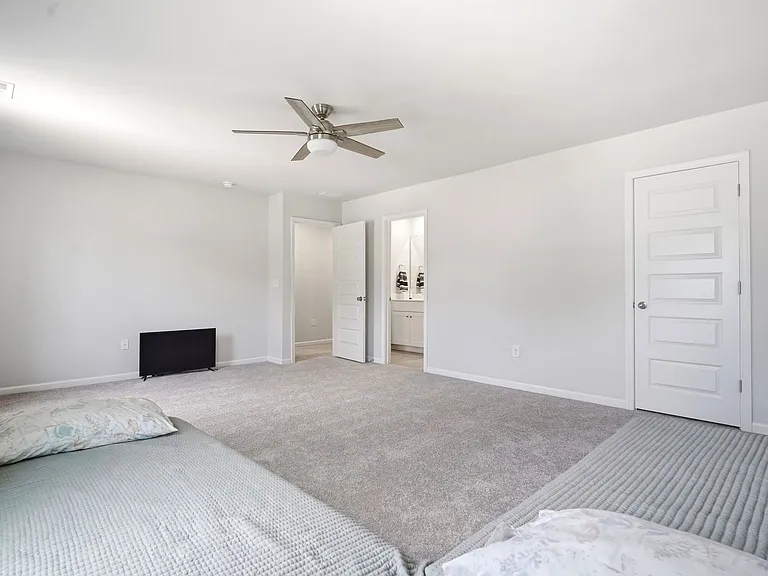 9165 Island Shore Ave — Photo 4