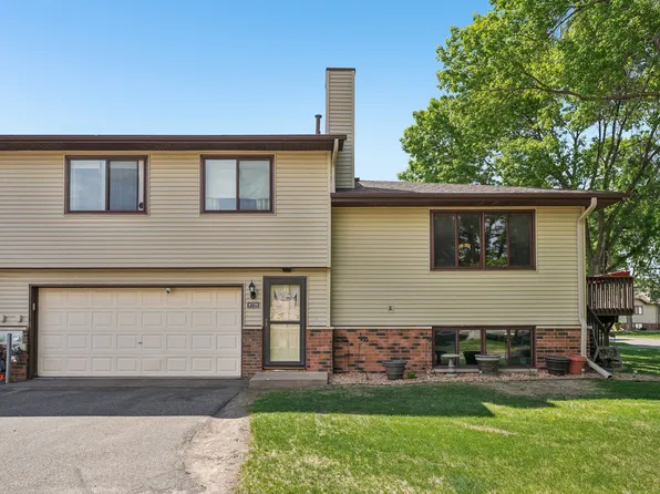 8720 N Maplebrook Cir, Brooklyn Park, MN 55445