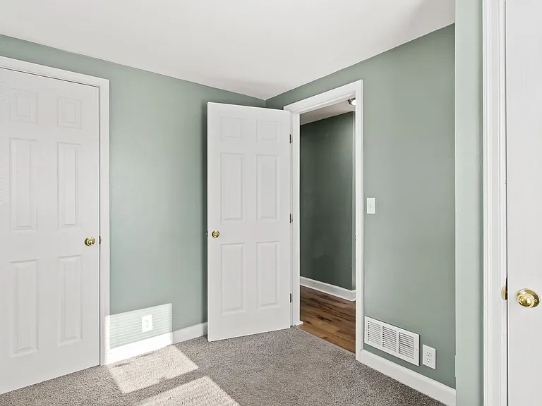 346 N 21st St — Photo 20