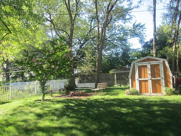 5th image of 251 W 23rd St