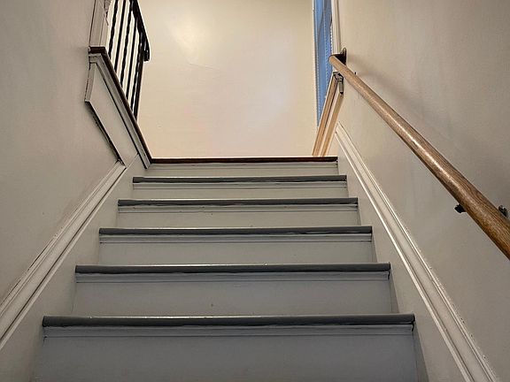 3rd image of 2827 W Lincoln Ave