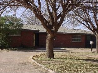 1824 Avenue H, Levelland, TX 79336