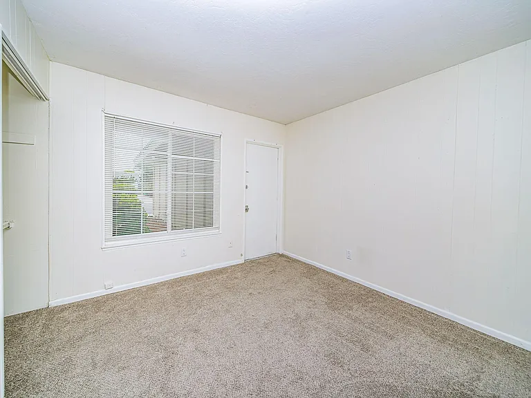3747 Millikin Ave — Photo 24