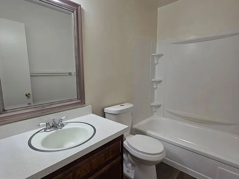 2500 Ashe Rd #B — Photo 12