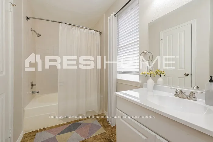 13710 Sableglen St — Photo 9