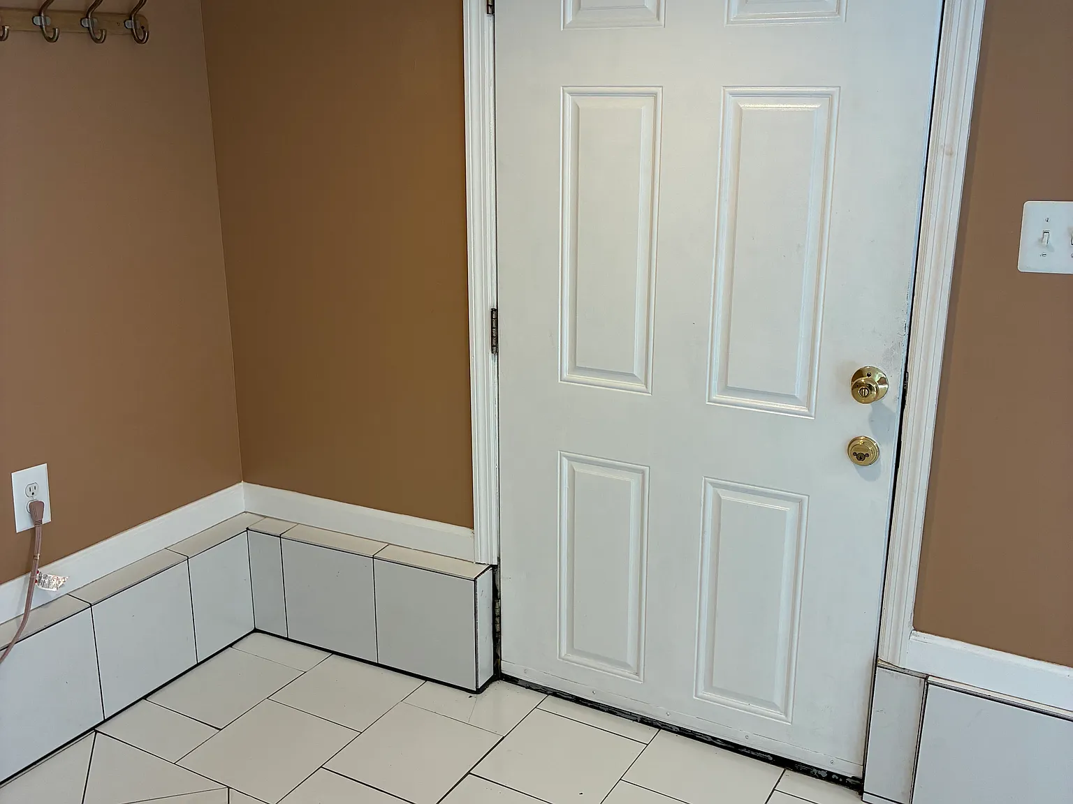 142 College Ave — Photo 4