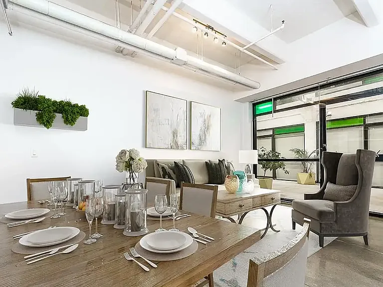1411 Valencia St — Photo 10
