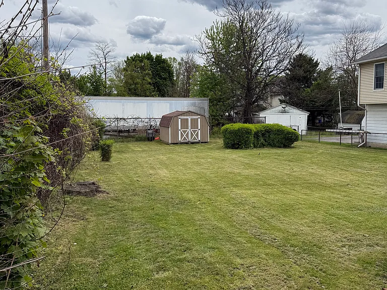 Diamond Ave — Photo 10
