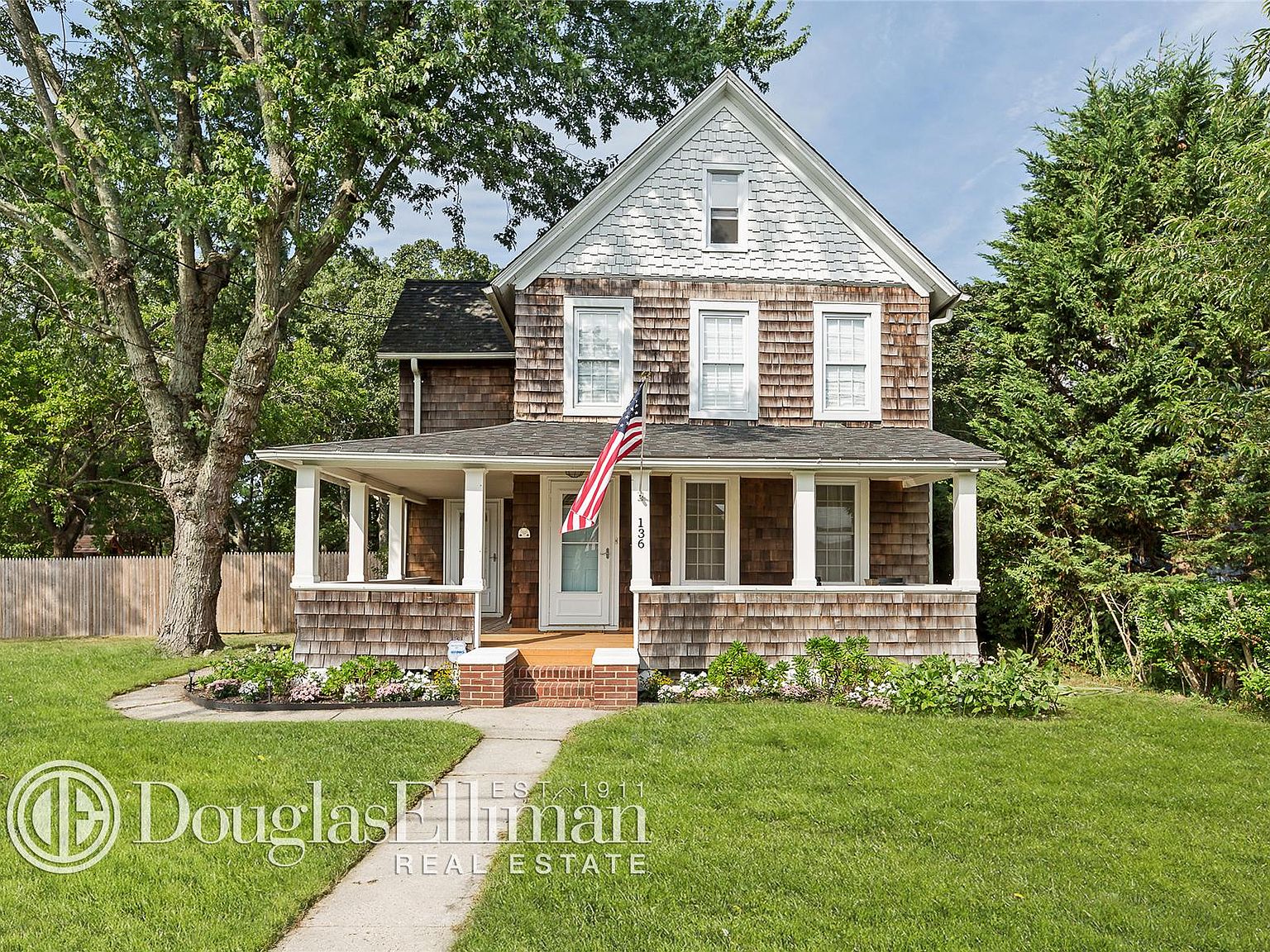 136 Maple Ave, Patchogue, NY 11772 Zillow