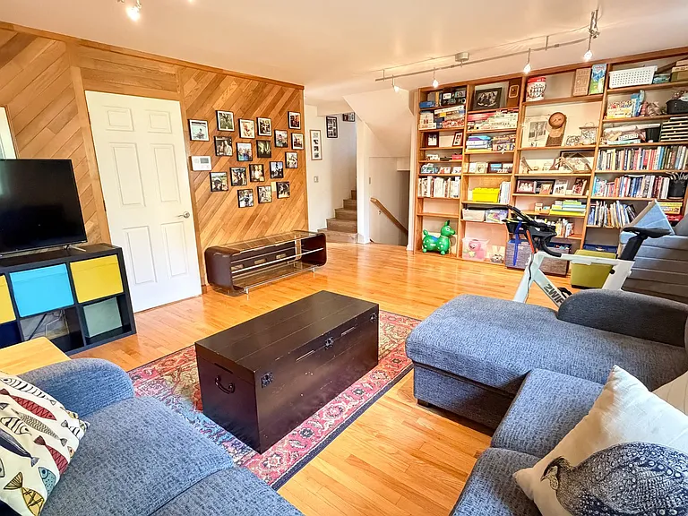 6841 Crooked Tree Dr — Photo 32