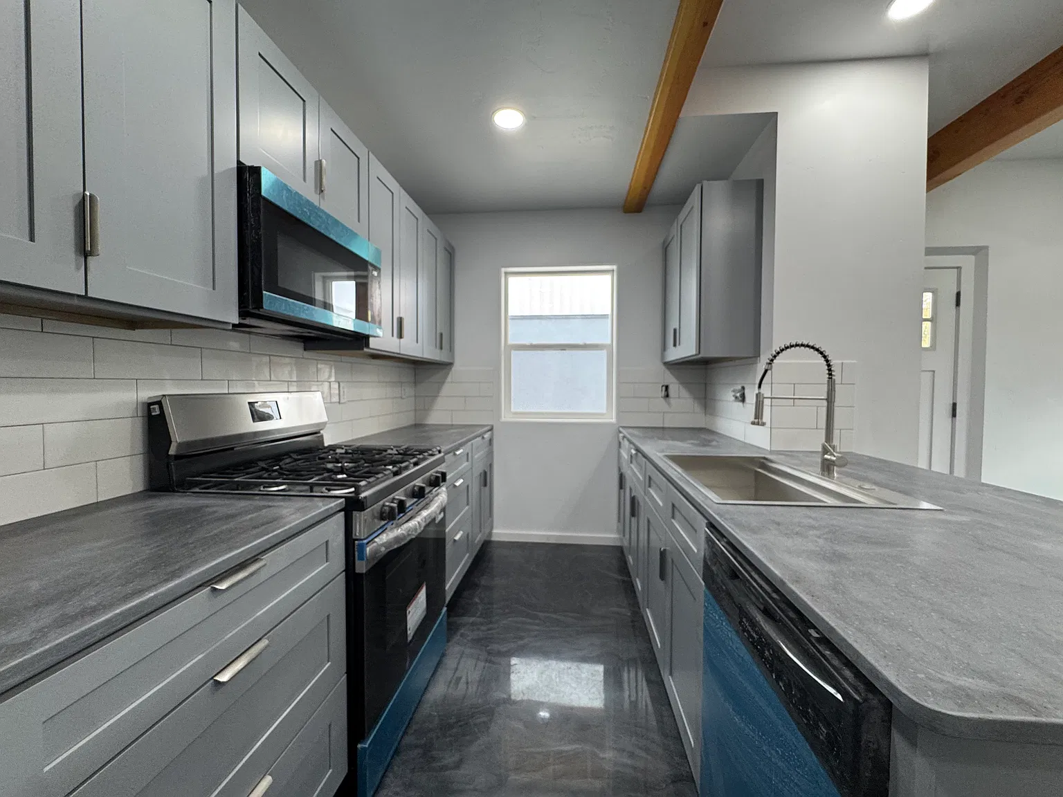 3 bed, $2,950 — Photo 3