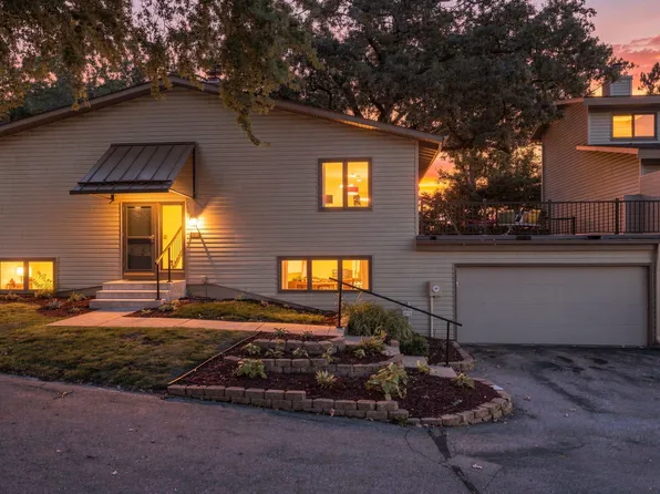 9701 Mill Creek Dr, Eden Prairie, MN 55347