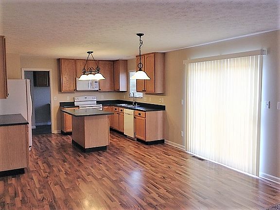 4th image of 500 Park Pl