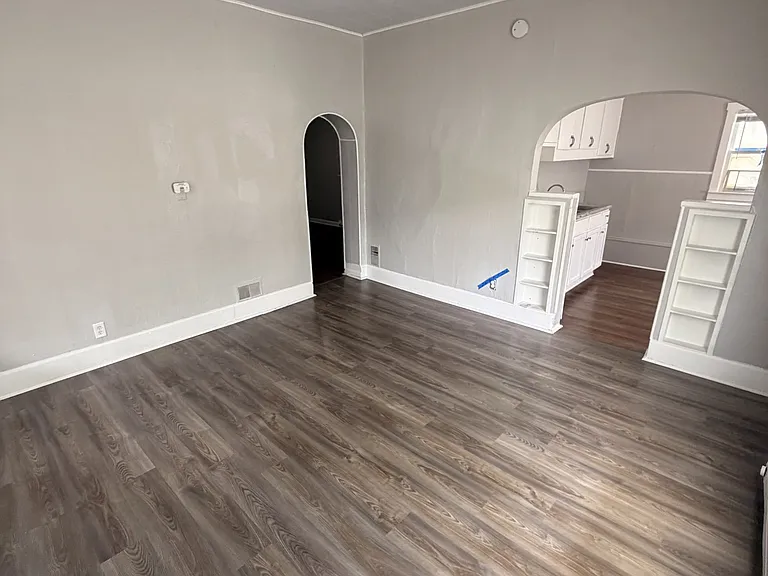 715 Madison Ave #2B — Photo 2
