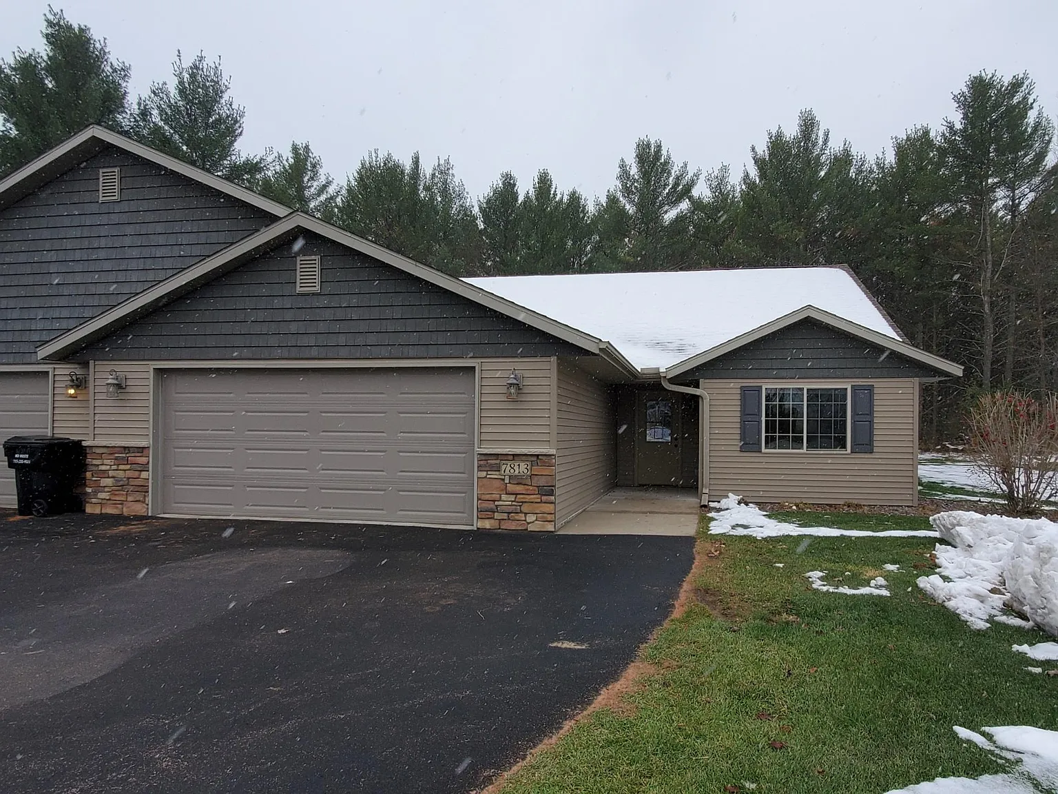 3 bed, 1400 sqft, $1,755 — Photo 1