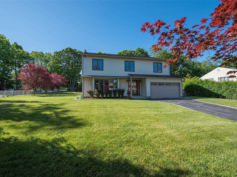 1st image of 10 Willow Pl