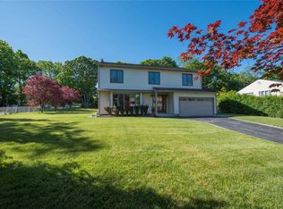 10 Willow Pl, Ronkonkoma, NY