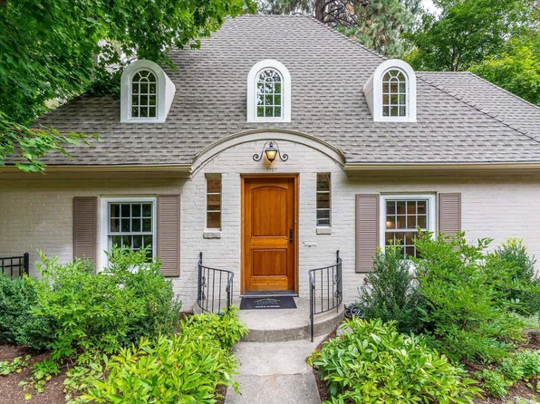 1827 S Rockwood Blvd, Spokane, WA 99203