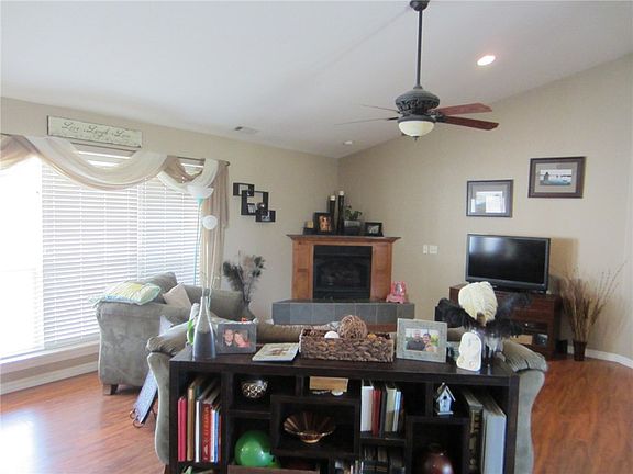 3rd image of 12500 Coller Ln