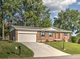 63 Cloverdale Dr, Saint Charles, MO 63304