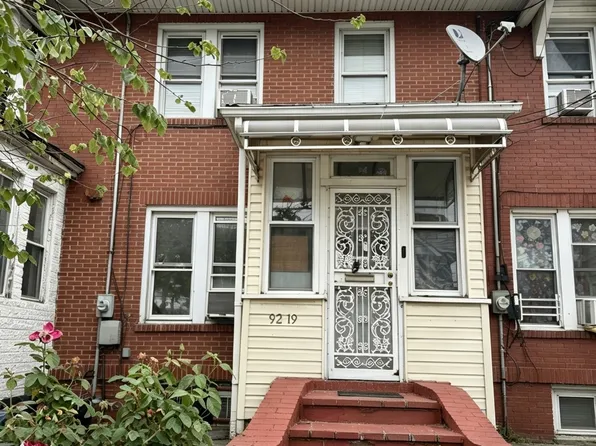 9219 95th St, Woodhaven, NY 11421
