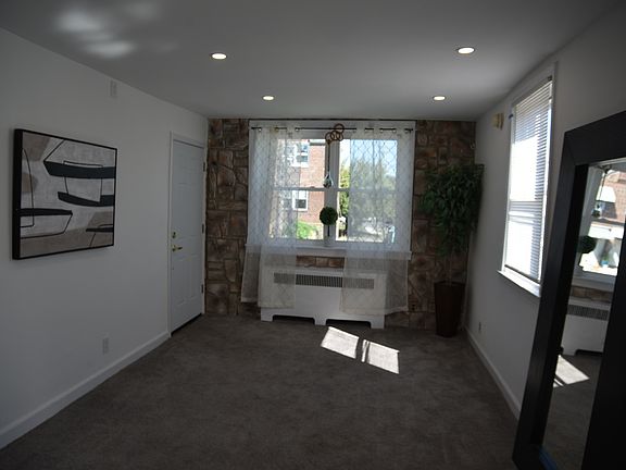 5th image of 4634 Ashville St #1