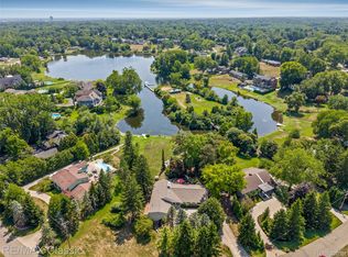 6600 Valley Spring Rd, Bloomfield Hills, MI 48301