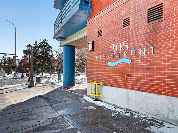 2nd image of 205 E Riverfront Ave SW #312
