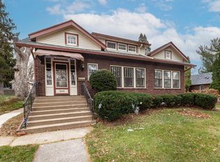 949 Clarke Dr, Dubuque, IA 52001