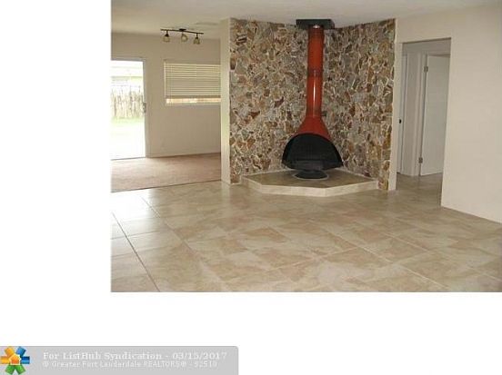 5th image of 4330 NE 13th Ter