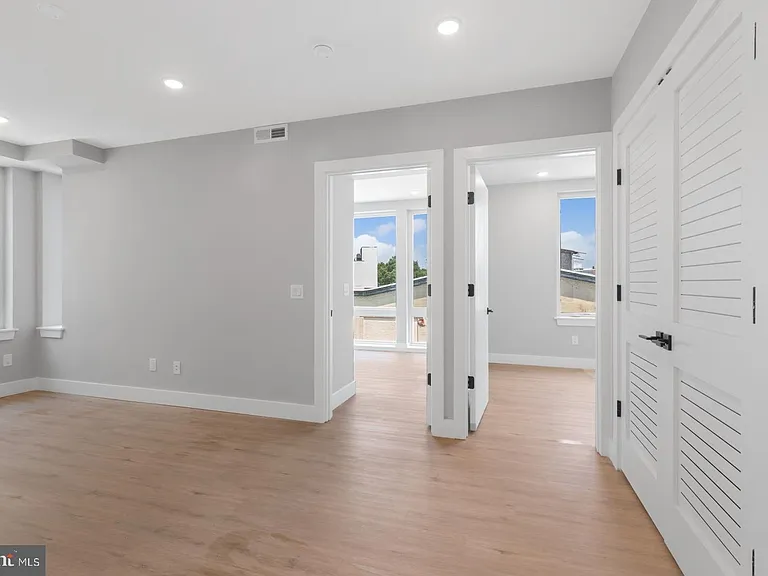1144 Frankford Ave #501 — Photo 4