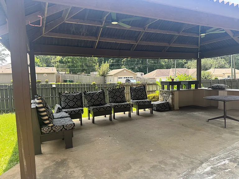 7601 Edgewater Dr — Photo 12