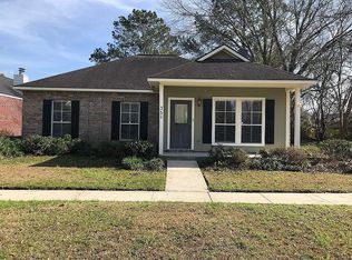 351 Meadow Crossing Dr, Baton Rouge, LA 70820