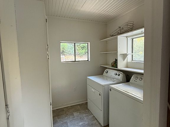 3rd image of 3603 Ridgewood Rd