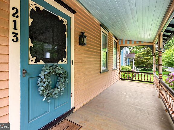 3rd image of 213 Warwick Rd