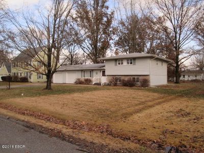 16 Oak Park Dr W, Centralia, IL, 62801