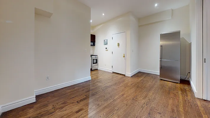 Rented by Bond New York | media 11