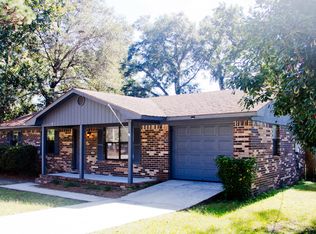 17 Wallace Rd, Beaufort, SC 29907