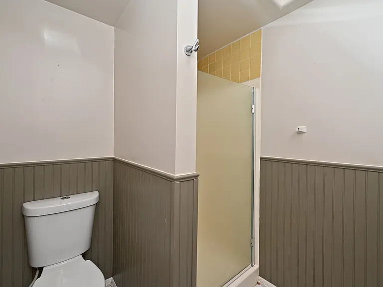 18307 NE 19th Pl — Photo 25