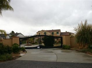 18595 Oak Park Dr, Riverside, CA 92504