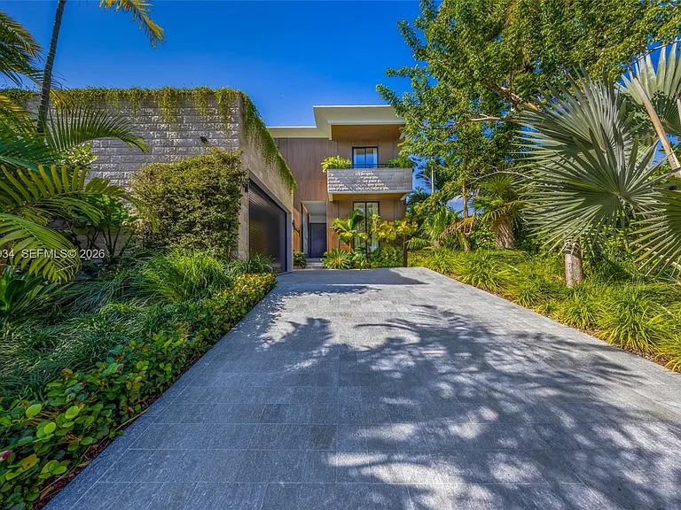 200 W Rivo Alto Dr — Photo 57