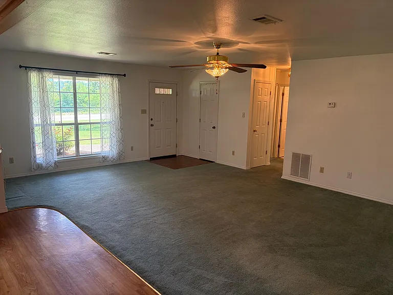 3606 Highway 71 E — Photo 9