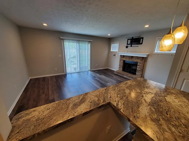 372 Angela Ln — Photo 4