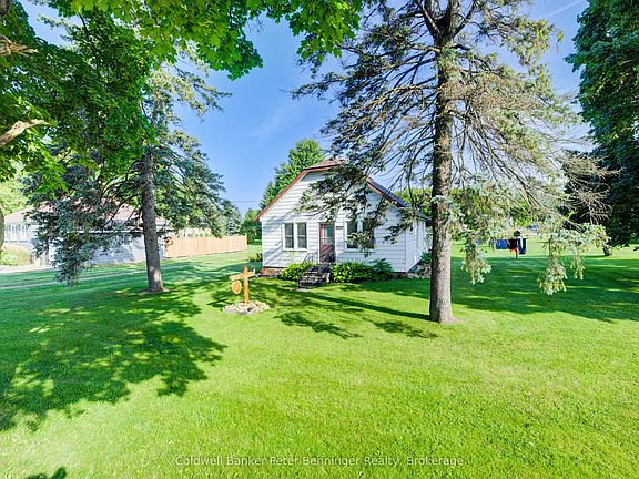 2nd image of 1081 Harriston Rd