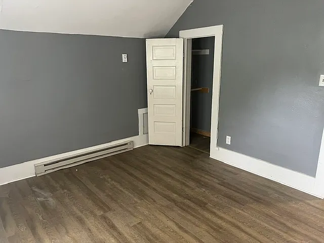 504 E Race St — Photo 18
