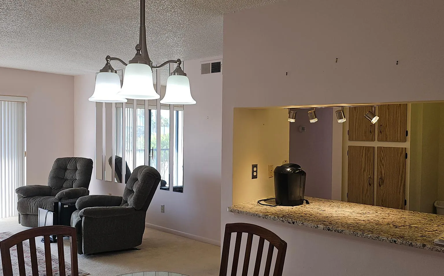 2 bed, 950 sqft, $1,650 — Photo 4