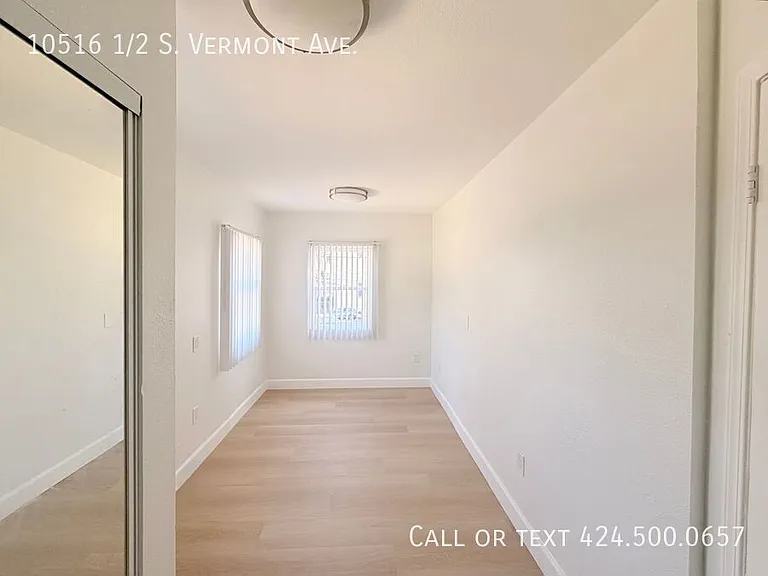 10516 1/2 S Vermont Ave — Photo 10