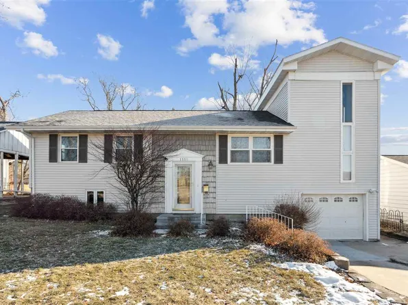 1119 Cheyenne Rd NW, Cedar Rapids, IA 52405